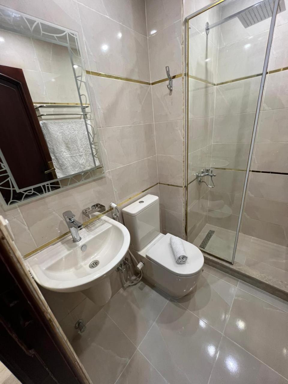 Town Hotel Kaherah Luaran gambar