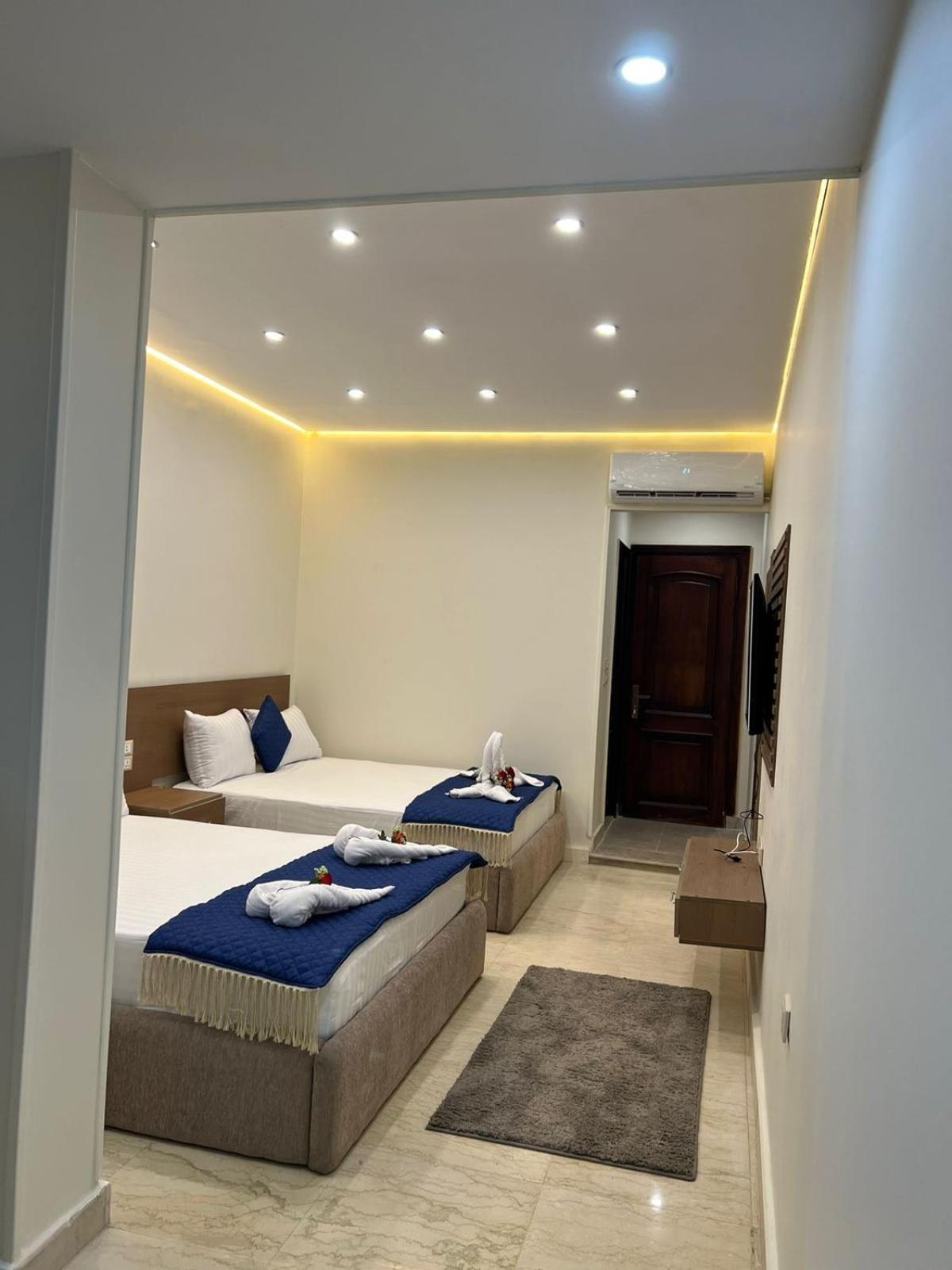 Town Hotel Kaherah Luaran gambar