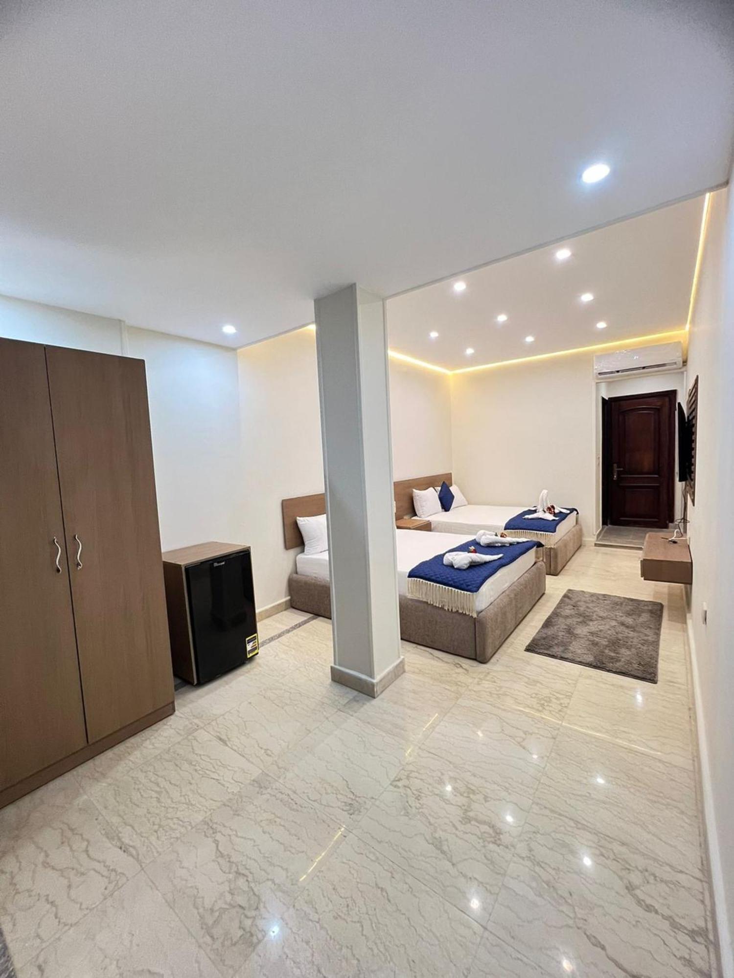 Town Hotel Kaherah Luaran gambar