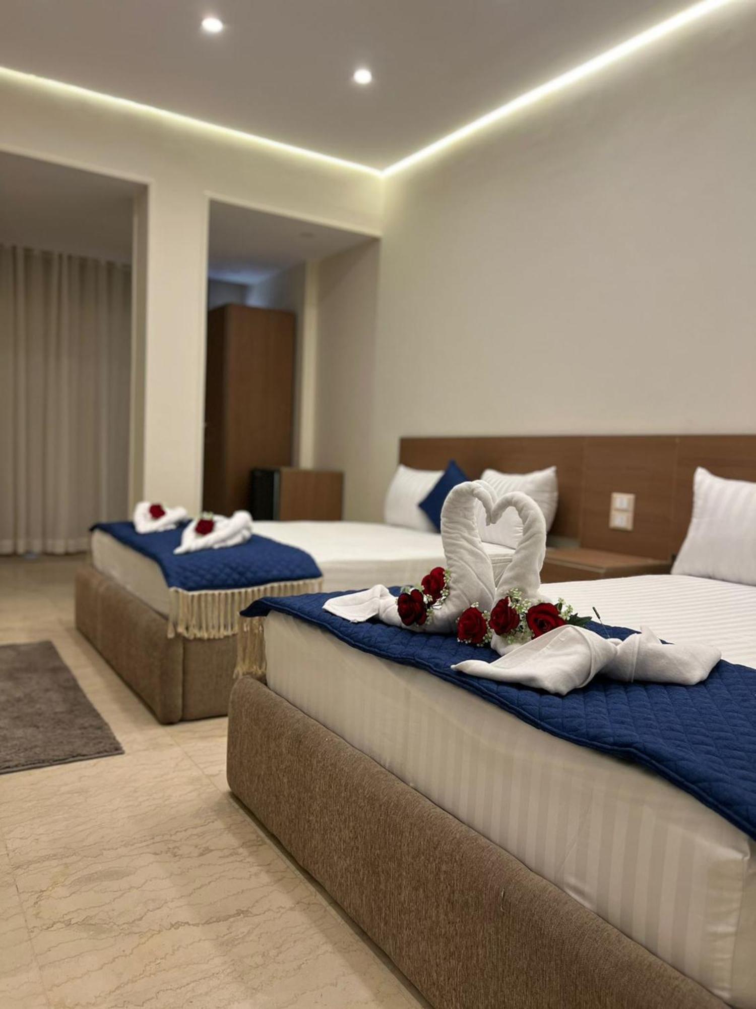 Town Hotel Kaherah Luaran gambar